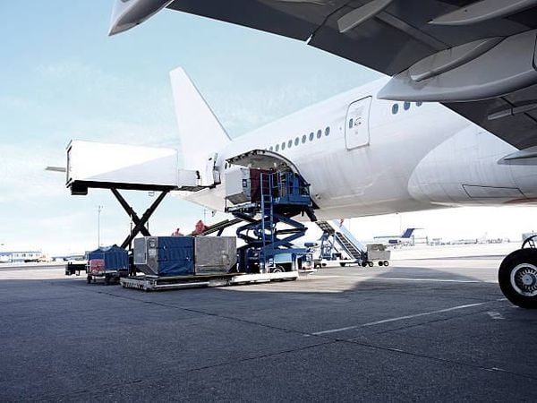 Importazione Aerea dagli USA al Vietnam Chiavi in Mano
