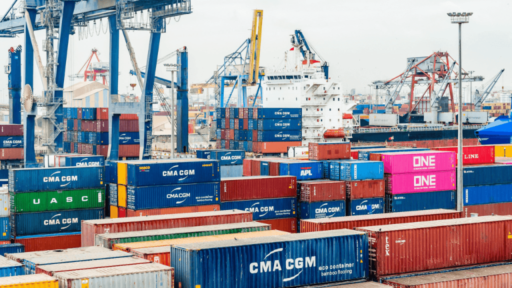 các loại phí trong xuất nhập khẩu