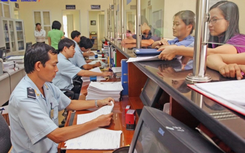 lam-thu-tuc-ve-nhap-khau-may-tinh