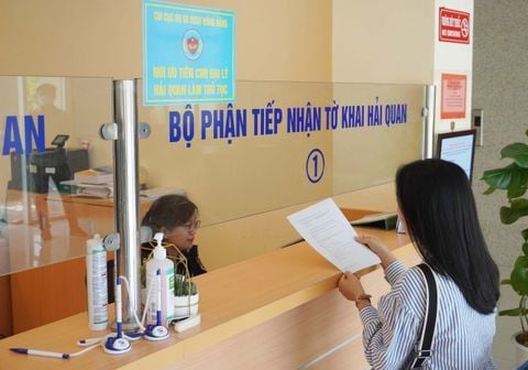 huong dan lam thu tuc hai quan 105955a9ffaa43b4958d3f0f1aaa6e75 large